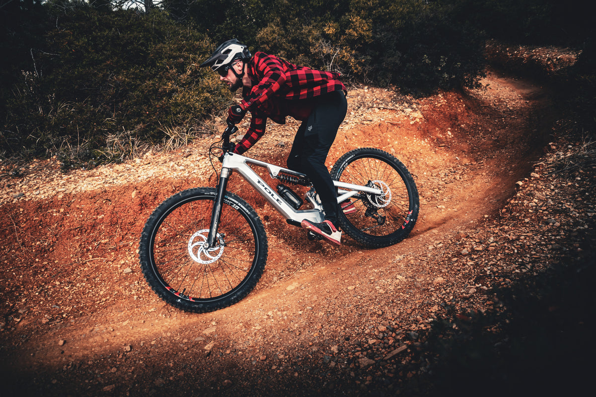 Pole Hiisi e-MTB in action