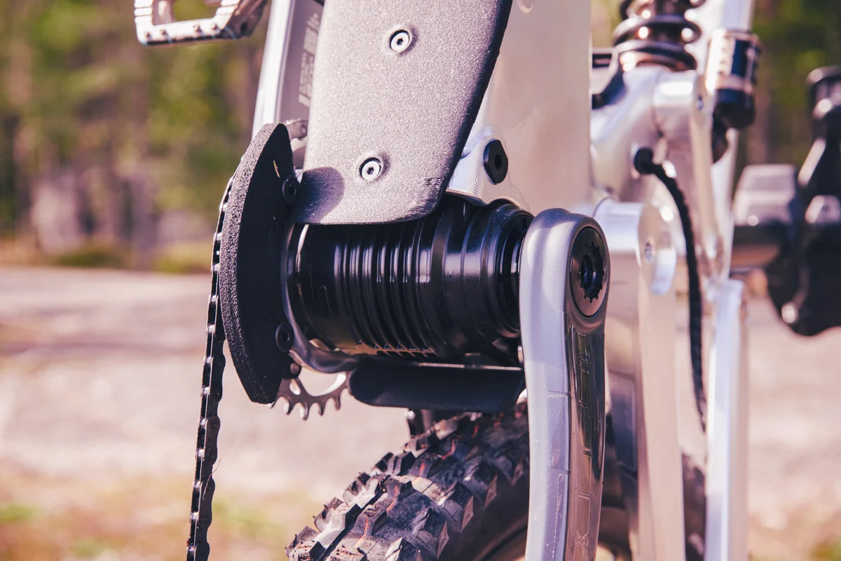 Maxon Air S fitted beneath the Hiisi frame